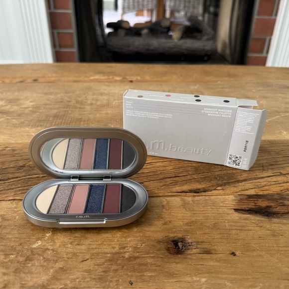 NEW IN BOX r.e.m. Midnight Shadows Eyeshadow Palette ~ Midnight Snack rem - Picture 10 of 14